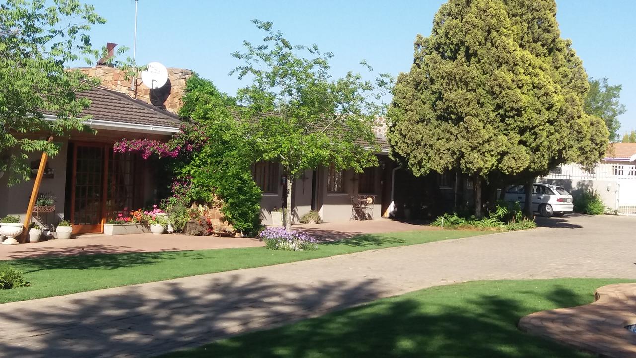 Lavender Lodge Vryburg Eksteriør billede