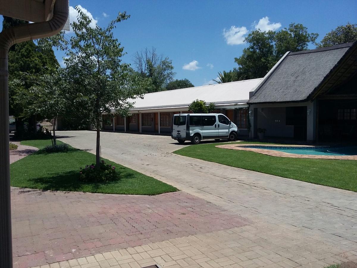 Lavender Lodge Vryburg Eksteriør billede